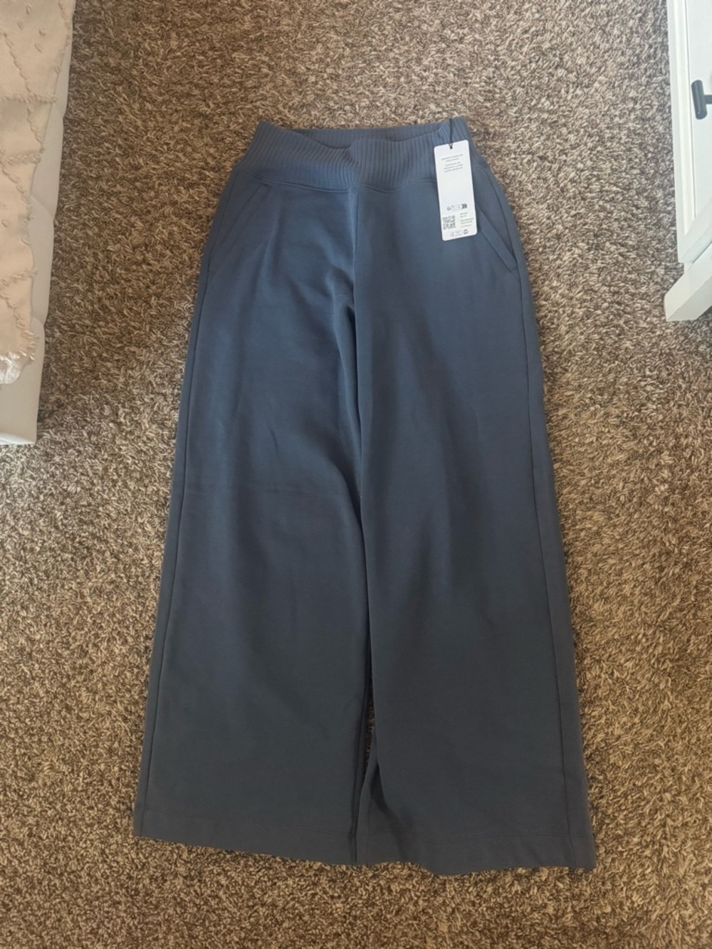 New ALO Serenity Wide Leg Sweatpants
